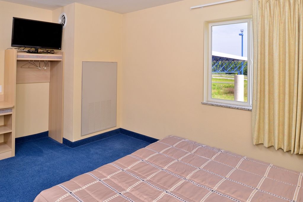 Baymont By Wyndham Kingdom City 部屋 写真